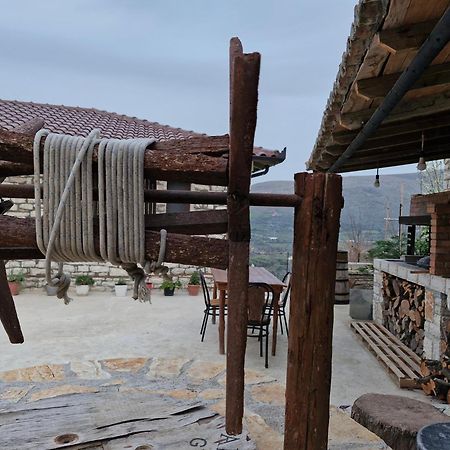 בראט Villa Shpiragu Village Experience מראה חיצוני תמונה